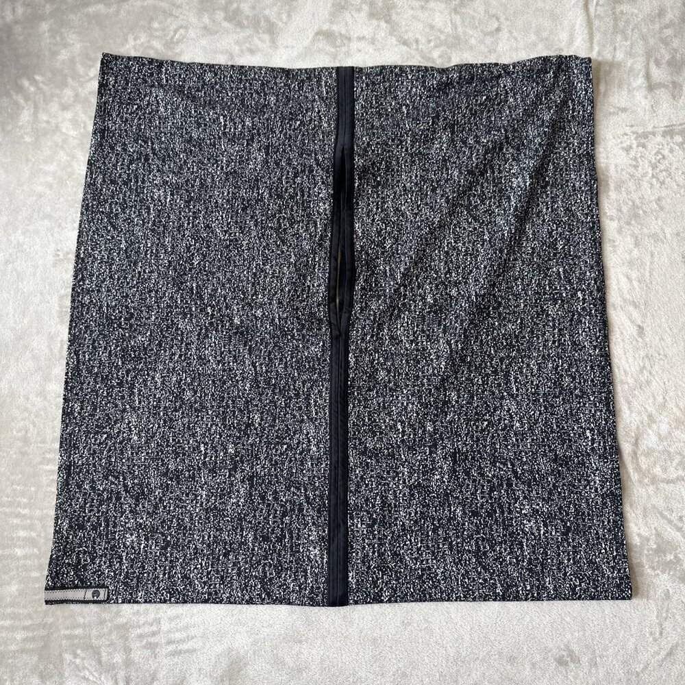 Women’s Lululemon Scarf Shawl Black White